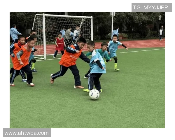 退让足球的魅力与哲学探讨如何在比赛中实现团队协作与个人成长